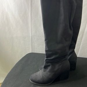 Black boots size 10